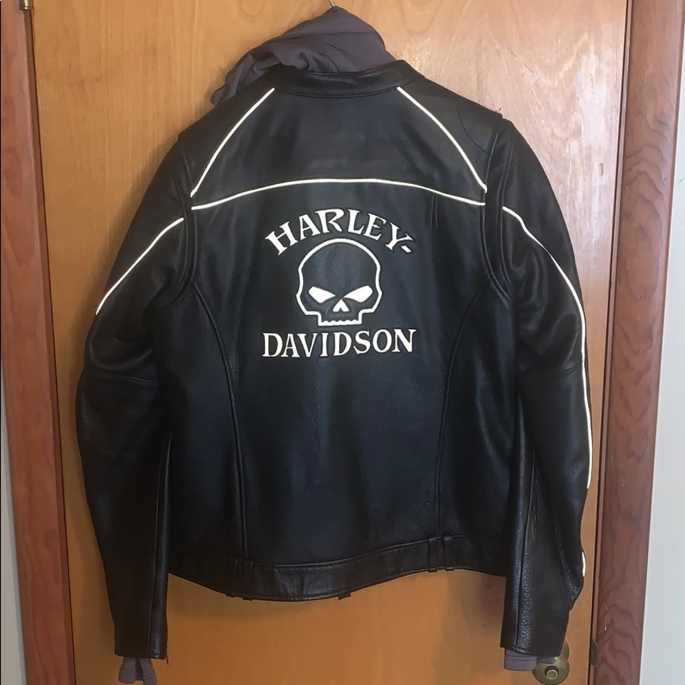 Harley-Davidson women’s rare wicked awesome leather jacket! Very special!
